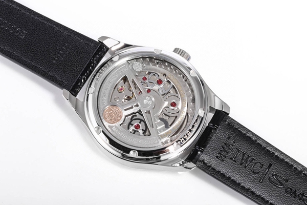 アイ・ダブリュー・シー着用イメージ